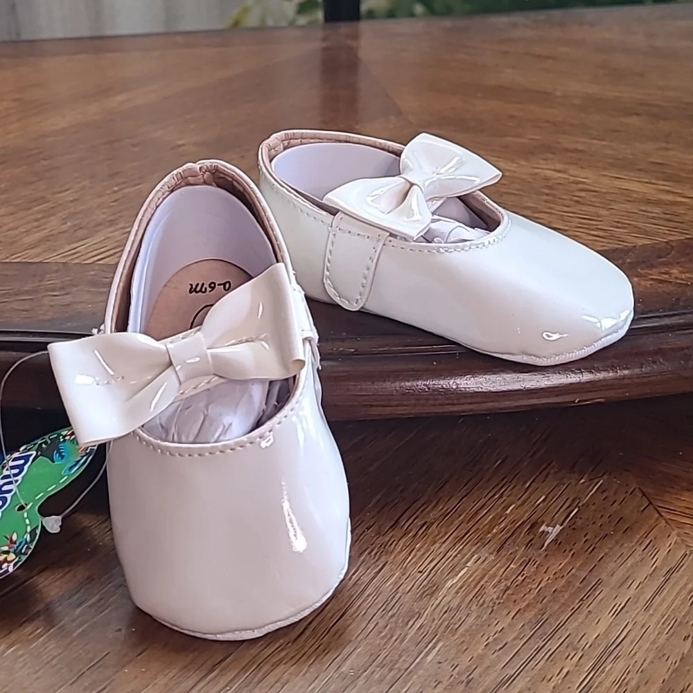 New with tags! Baby Girls Mary Jane Flats dress shoes first walkers